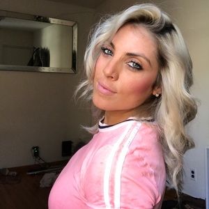 Meet your Posher, Nina